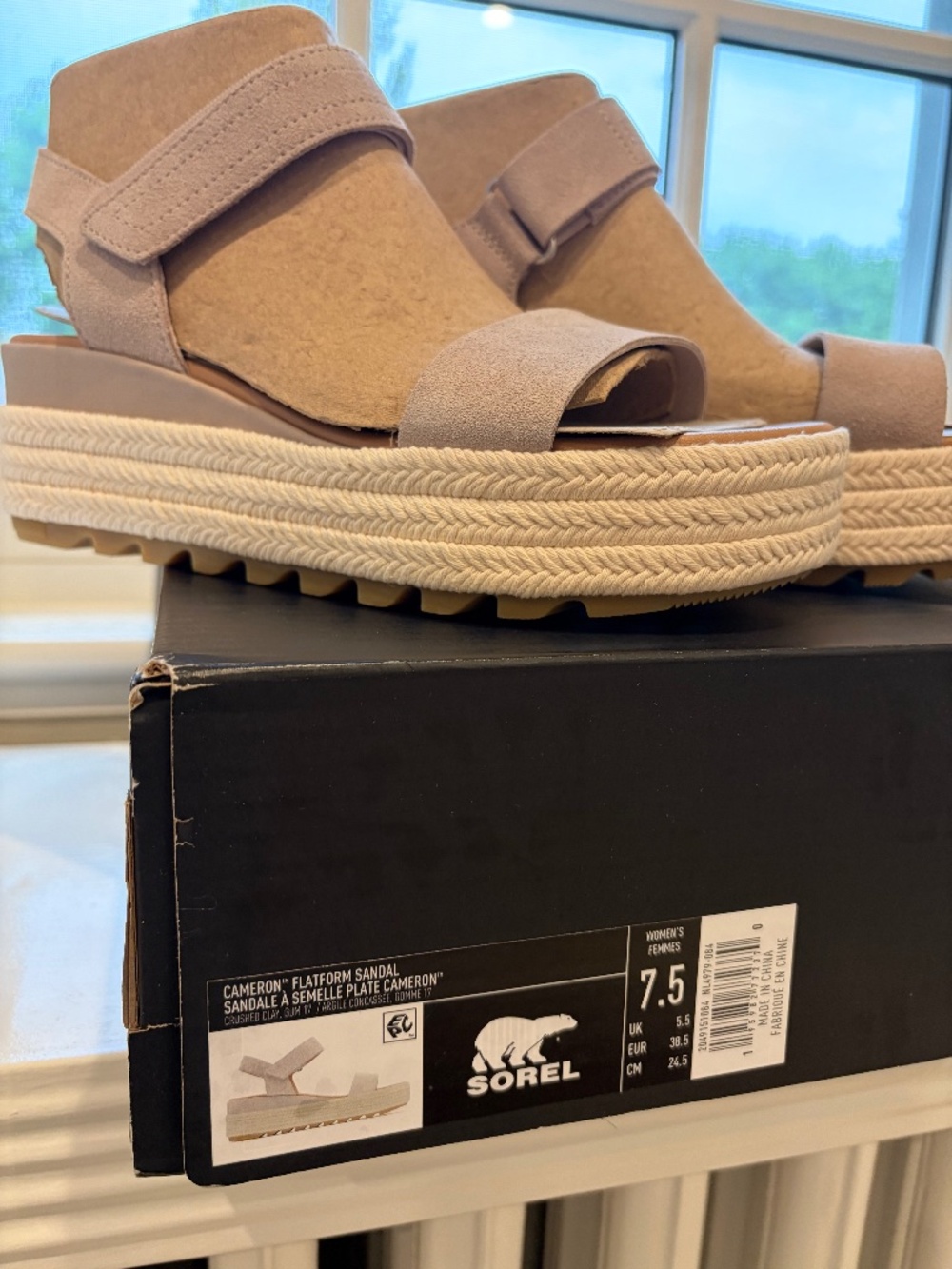 NEW IN BOX!!! Sorel Cameron Flatforn Sandal - Picture 3 of 3
